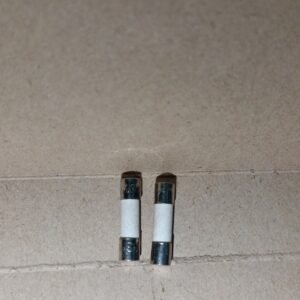 8082 fuse sekring sekering keramik ceramic 6.3a 6,3a 6.3 6,3 ampere 5x20