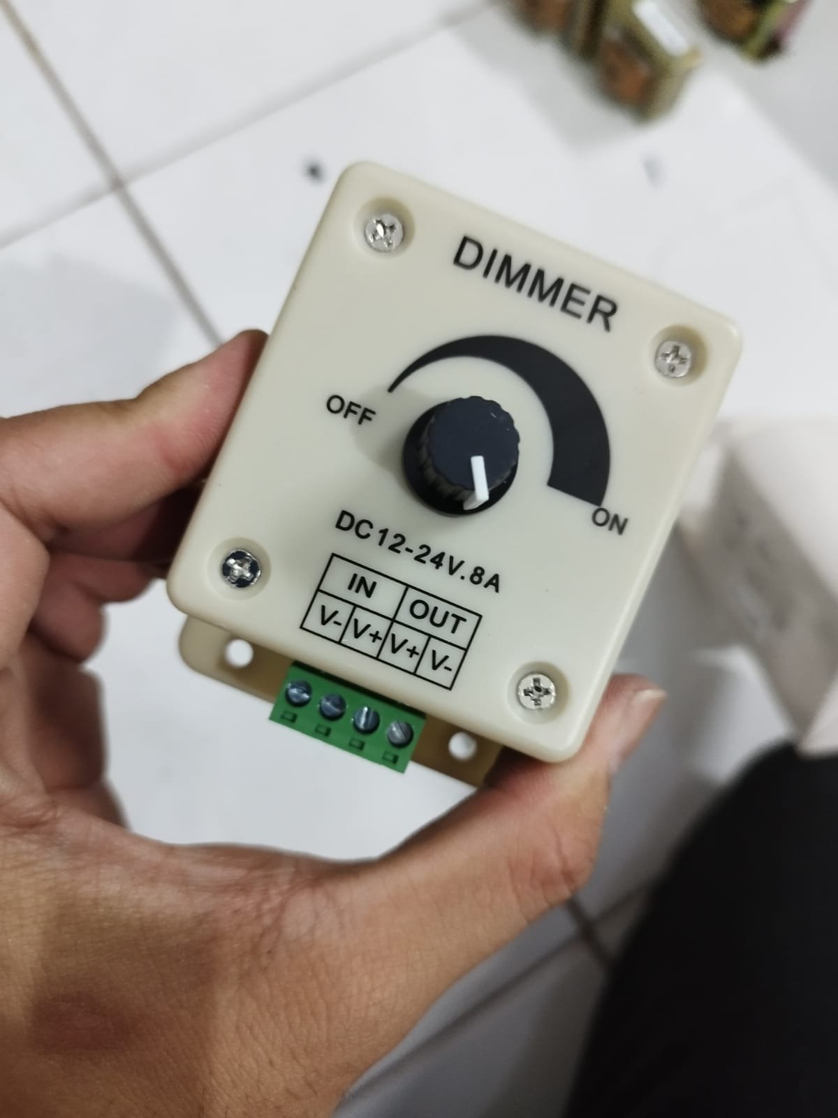 pcmc0008 zhonga dimmer lampu LED brightness controller pengatur terang gelap dc 12v 12volt 12 volt sampai 24v 24volt 24 volt 8a 8ampere 8 amperepwm