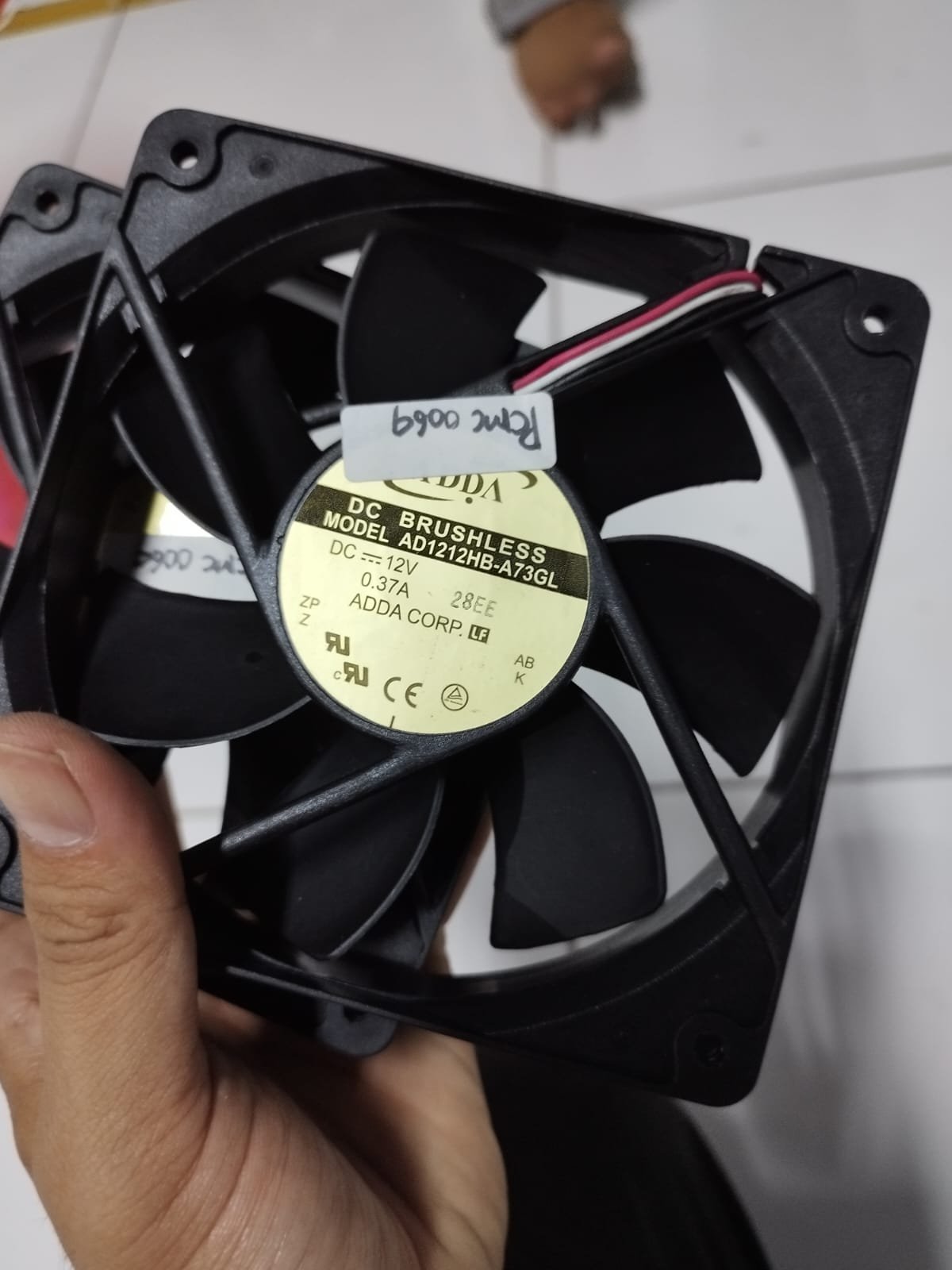 pcmc0064 exaust fan kipas pendingin angin 12cm 12 cm 12x12 tebal 2.5cm 12x12x2.5 merk adda jepang kencang high speed 3 kabel 0.37a 0,37a 12v 12volt 12 volt dc 12vdc dc12v ad 1212hb-a73gl
